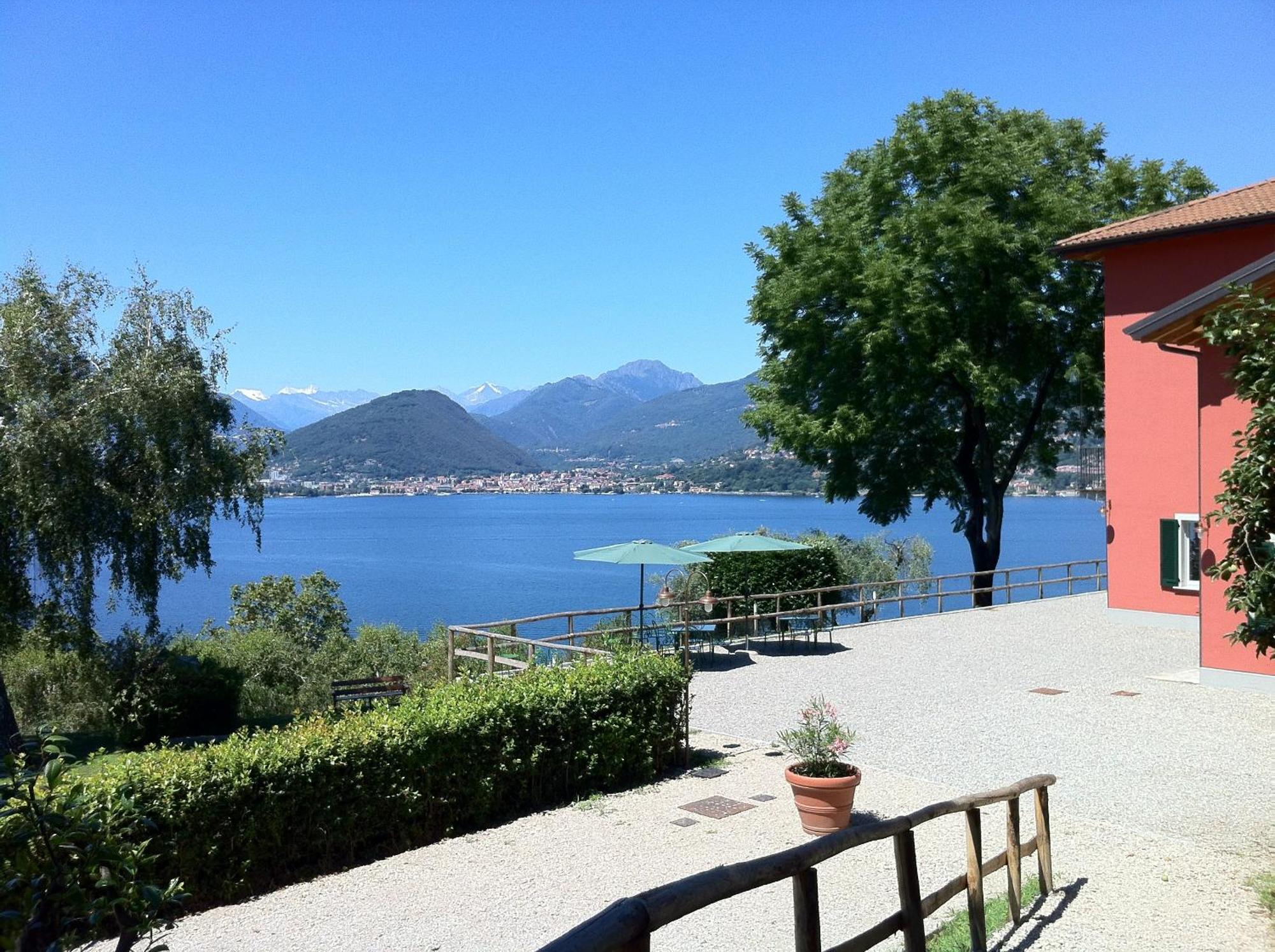 Locanda Pozzetto Laveno-Mombello Exteriör bild
