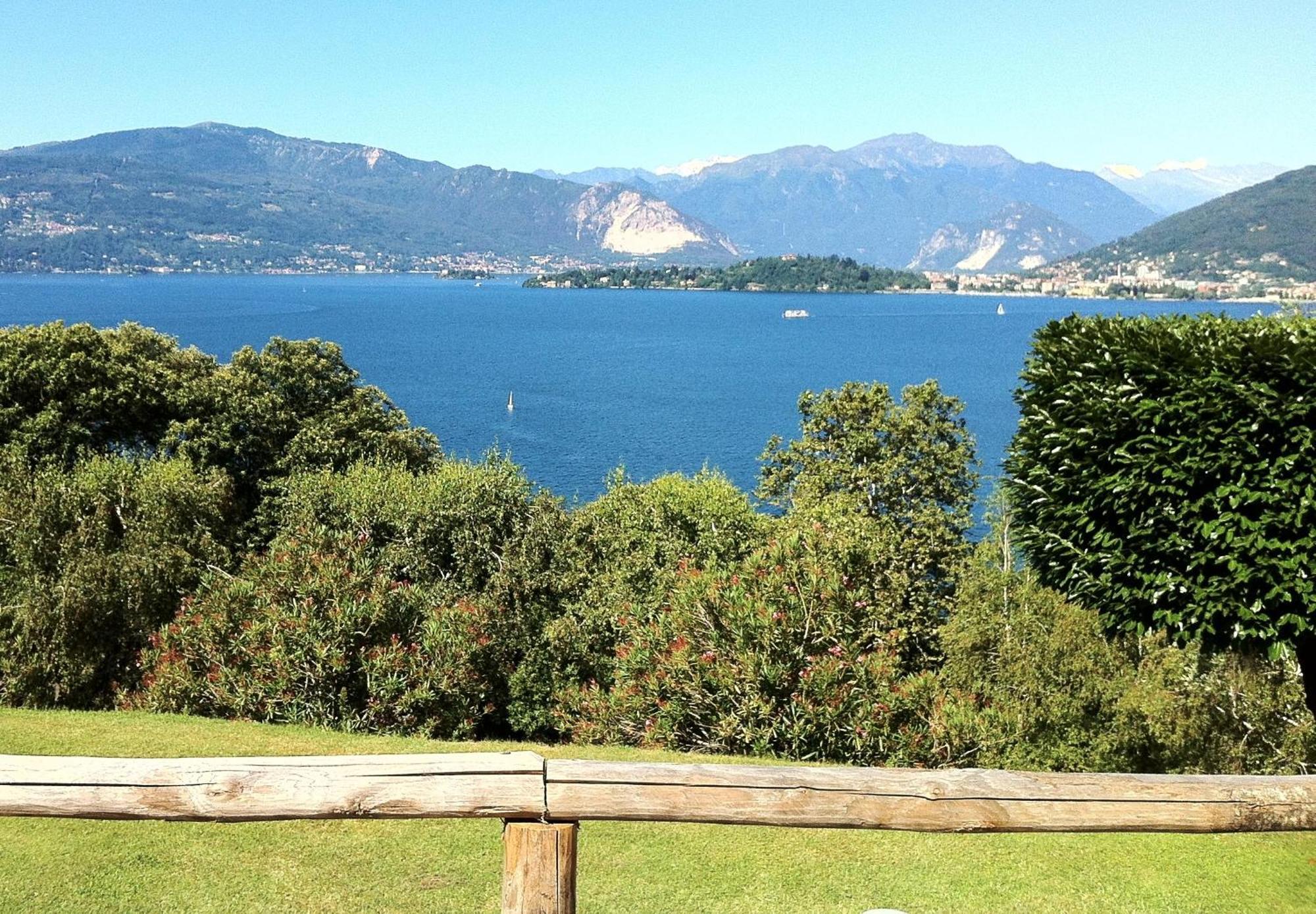 Locanda Pozzetto Laveno-Mombello Exteriör bild