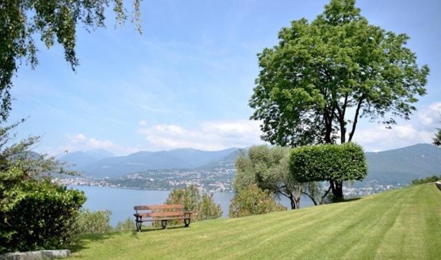 Locanda Pozzetto Laveno-Mombello Exteriör bild