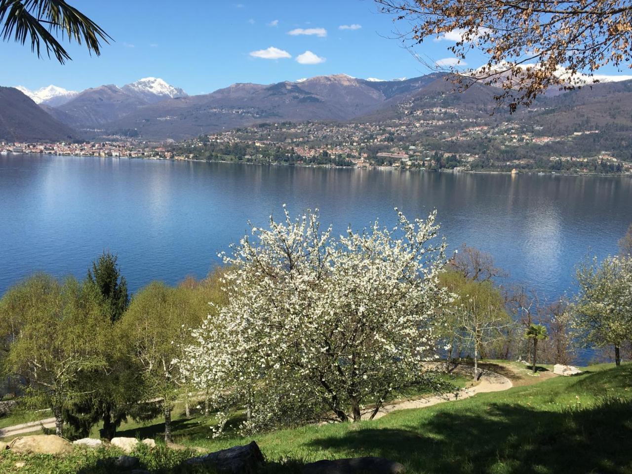 Locanda Pozzetto Laveno-Mombello Exteriör bild