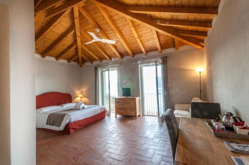 Locanda Pozzetto Laveno-Mombello Exteriör bild